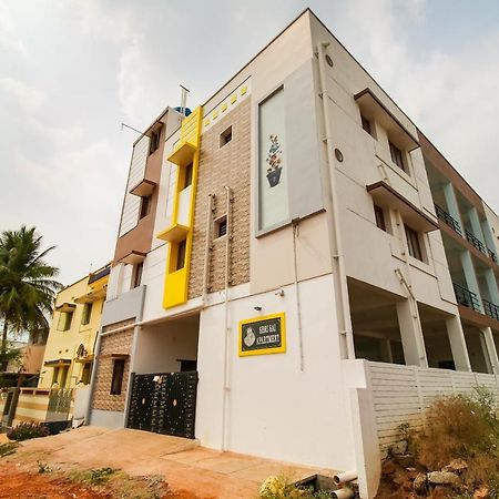Oyo 71549 Shri Sai Apartments Mettuppālaiyam Esterno foto