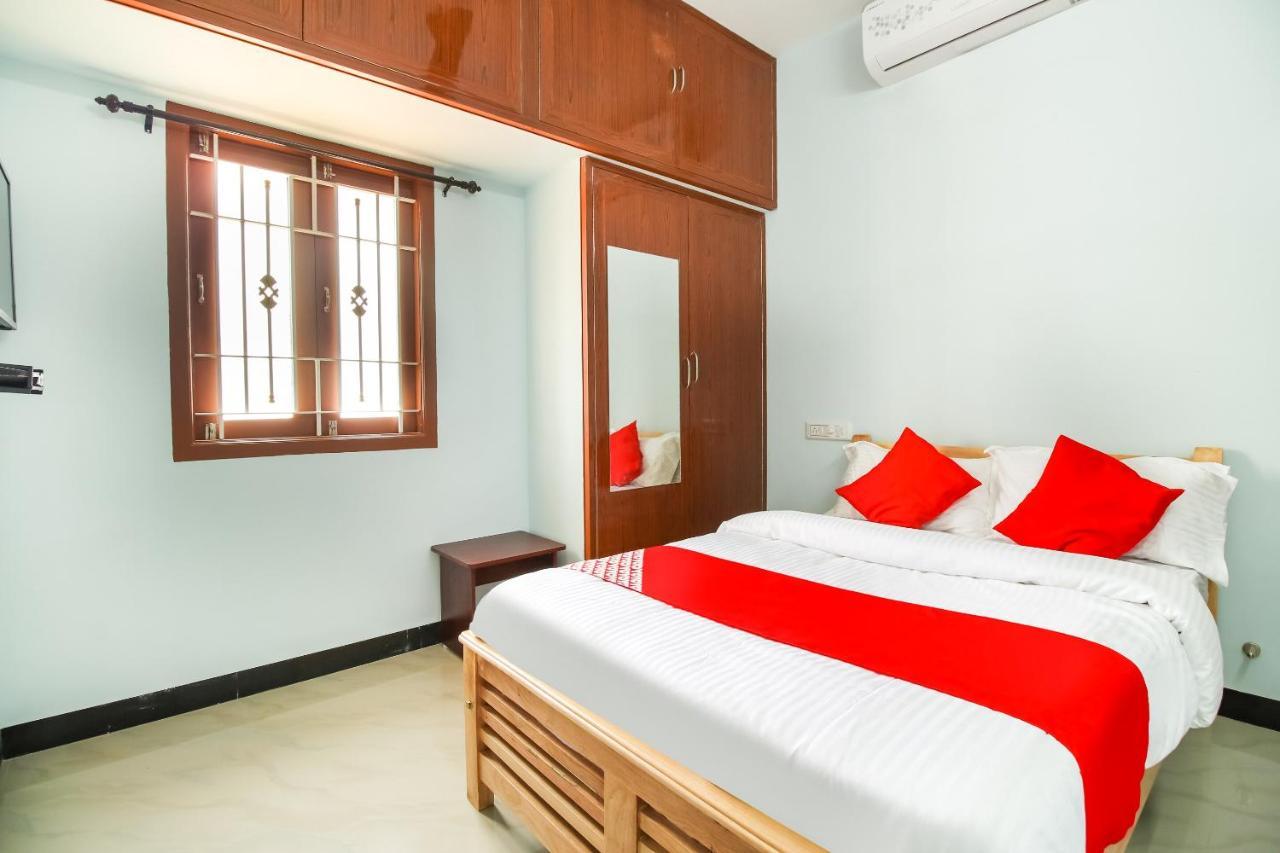 Oyo 71549 Shri Sai Apartments Mettuppālaiyam Esterno foto